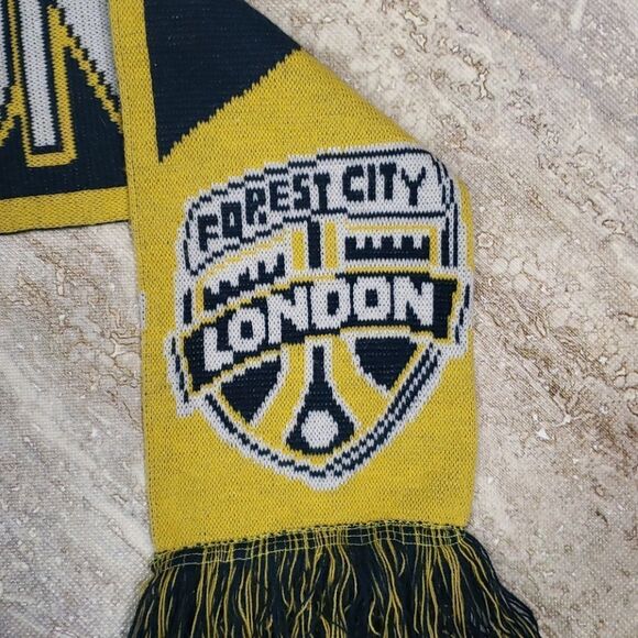 FORREST CITY LONDON SOCCER SCARVE - Picture 2 of 3